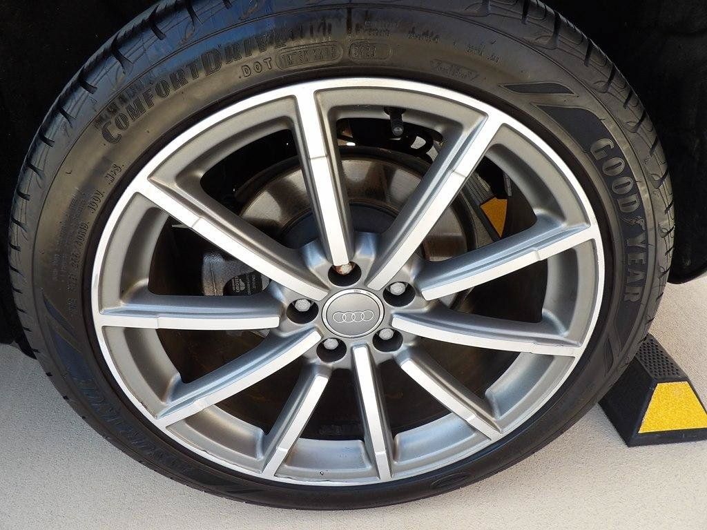 Used 2018 Audi Q3 2.0T Premium Plus w/ Premium Plus Package AWD/4WD image 37