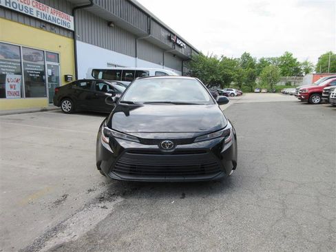 Used 2025 Toyota Corolla LE FWD image 32