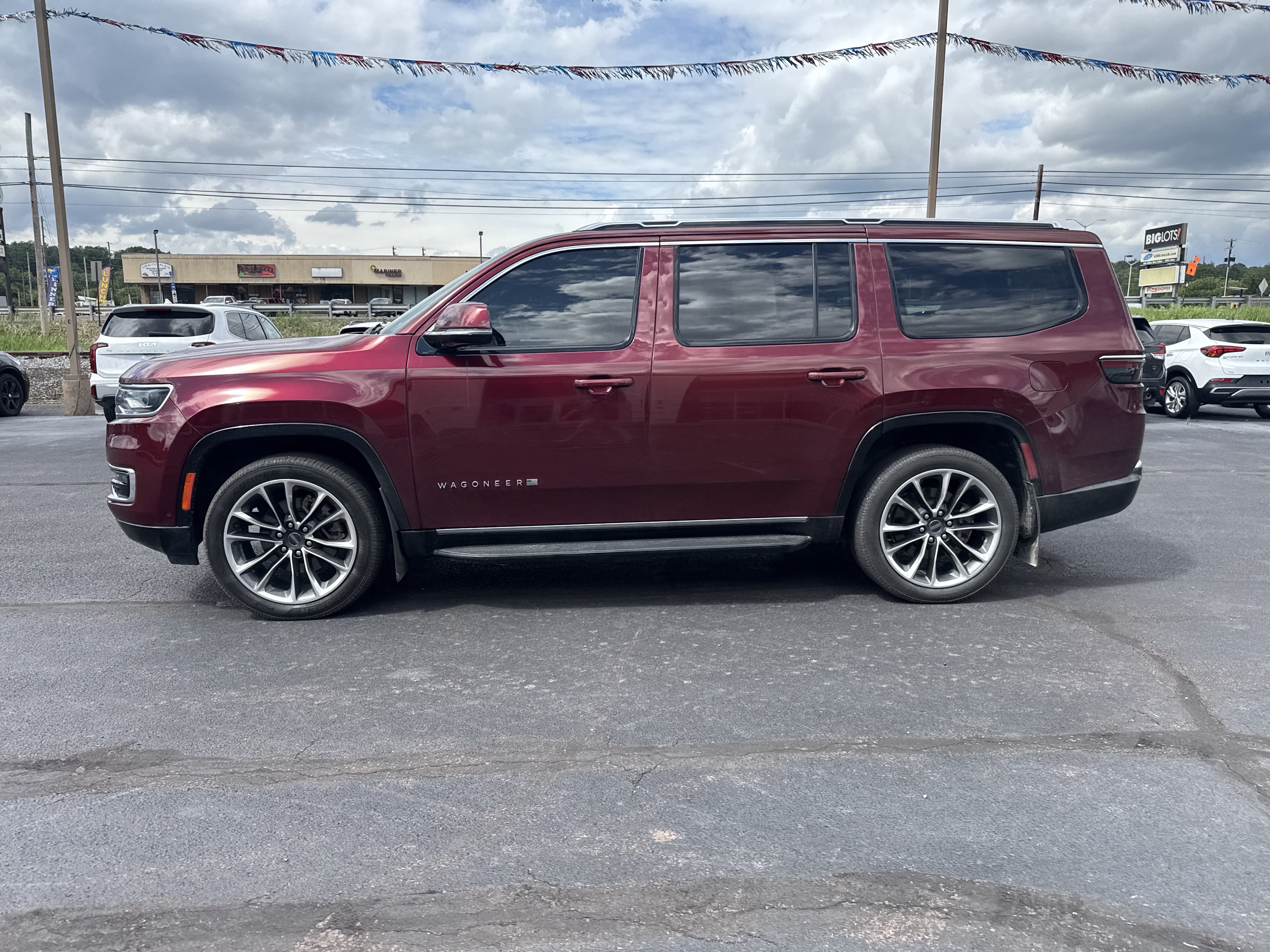 Used 2022 Jeep Wagoneer Series II w/ Premium Group I AWD/4WD image 10