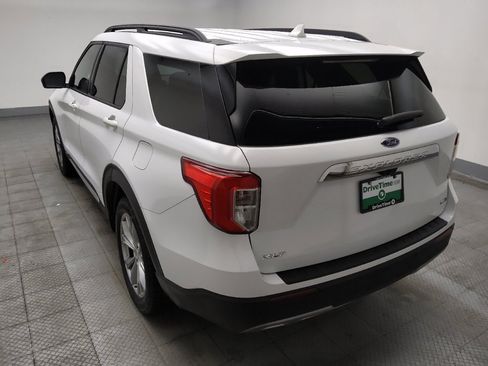 Used 2020 Ford Explorer XLT w/ Equipment Group 202A AWD/4WD image 5