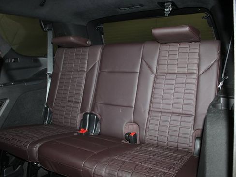 Used 2022 Cadillac Escalade Premium Luxury Platinum image 11