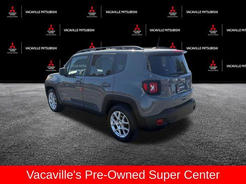 Used 2019 Jeep Renegade Latitude FWD image 4