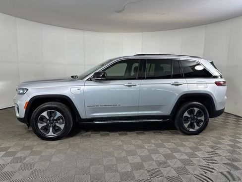 Used 2022 Jeep Grand Cherokee Limited 4xe w/ Luxury Tech Group II image 6