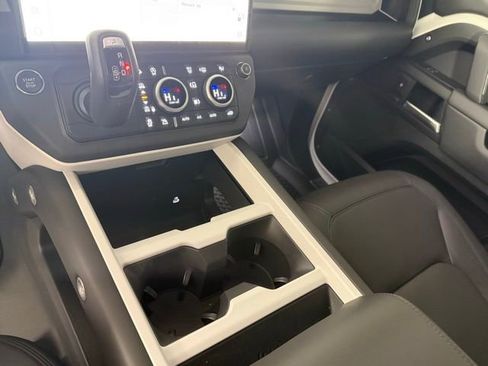 New 2026 Land Rover Defender 110 X-Dynamic SE AWD/4WD image 22
