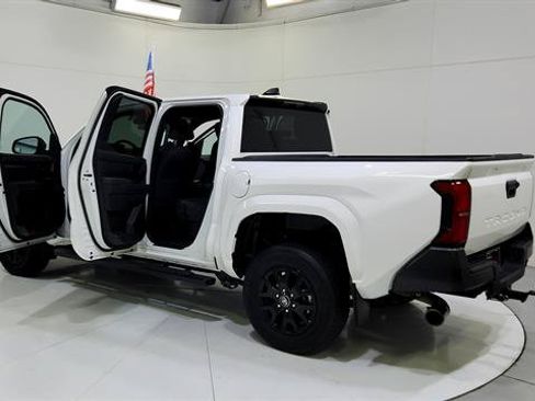 Used 2024 Toyota Tacoma SR RWD image 31