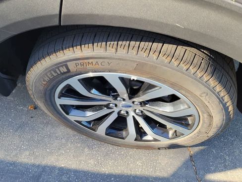 Used 2025 Ford Explorer ST-Line image 4