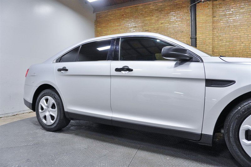 Used 2018 Ford Taurus Police Interceptor FWD image 9