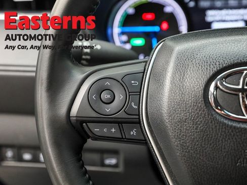 Used 2024 Toyota Venza LE image 25