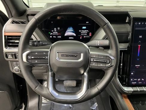 Used 2025 GMC Yukon XL Denali image 26