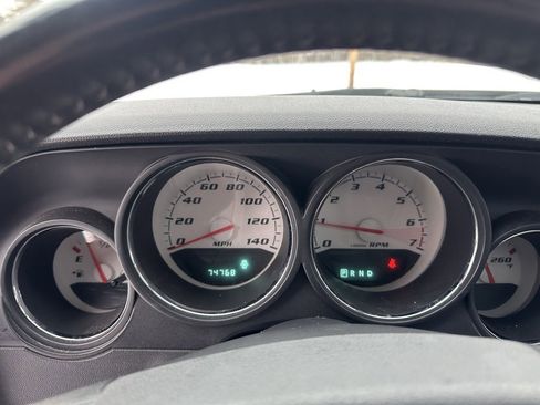 Used 2010 Dodge Challenger SE image 15