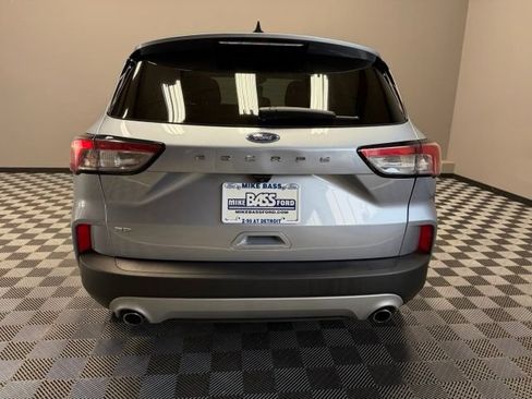 Used 2022 Ford Escape SE w/ Convenience Package FWD image 11