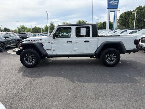 Used 2026 Jeep Gladiator Mojave AWD/4WD image 7