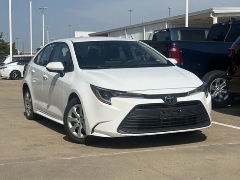 Used 2024 Toyota Corolla LE FWD image 1