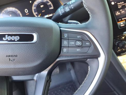 Used 2024 Jeep Grand Cherokee L Altitude image 18