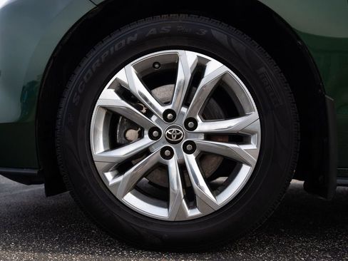 Used 2021 Toyota Sienna Platinum image 13