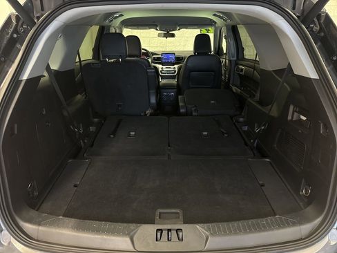 Certified 2022 Ford Explorer XLT w/ Equipment Group 202A image 6