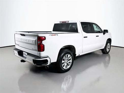 Used 2020 Chevrolet Silverado 1500 Custom w/ Custom Value Package image 8