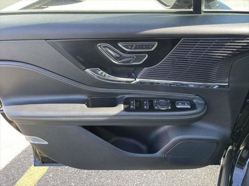 Used 2022 Lincoln Corsair AWD w/ Equipment Group 101A image 15