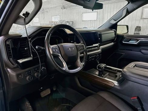 Used 2022 Chevrolet Silverado 1500 RST w/ Z71 Off-Road Package AWD/4WD image 8