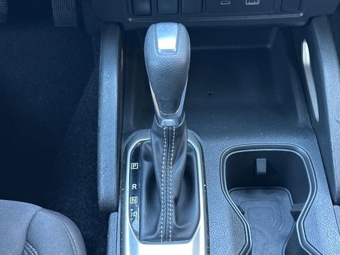 Used 2023 Nissan Frontier SV image 16