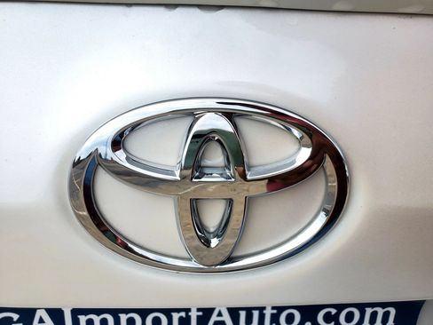 Used 2017 Toyota Corolla SE FWD image 9