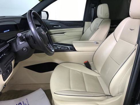 Used 2021 Cadillac Escalade Premium Luxury image 12