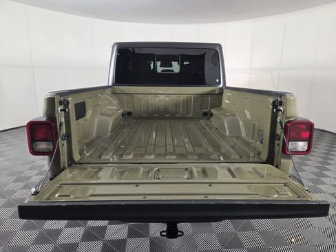 Used 2026 Jeep Gladiator Sport AWD/4WD image 25