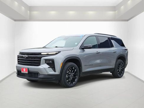 Used 2024 Chevrolet Traverse LT w/ Midnight/Sport Edition FWD image 3