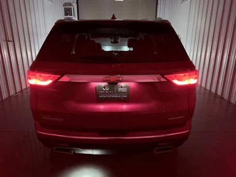 Used 2019 Chevrolet Traverse Premier w/ Driver Confidence II Package FWD image 9