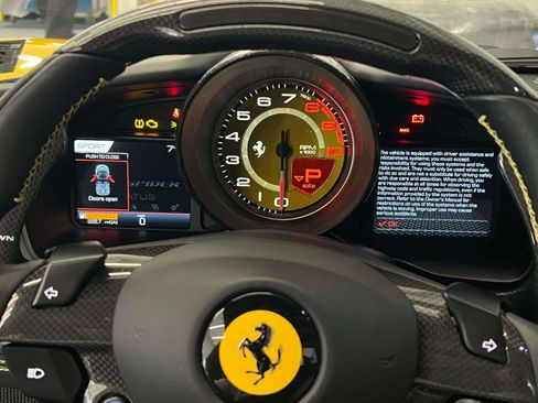 Used 2022 Ferrari F8 Tributo RWD image 27