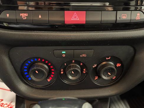 Used 2019 RAM ProMaster City Tradesman SLT image 27