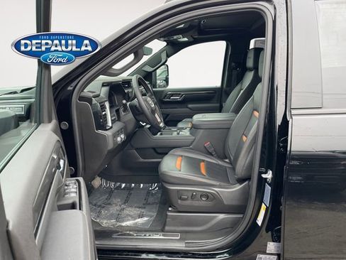 Used 2025 GMC Sierra 2500 AT4 w/ AT4 Premium Plus Package image 11