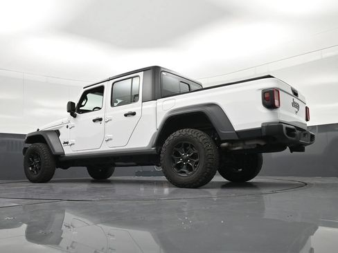 Used 2023 Jeep Gladiator Sport AWD/4WD image 27