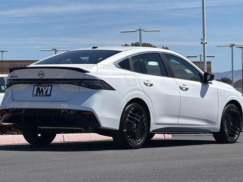 New 2027 Nissan Sentra SR w/ Floor Mat Package FWD image 4
