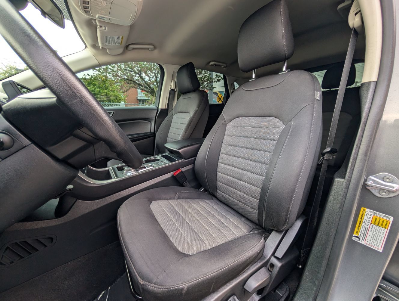 Used 2024 Ford Edge SE w/ Black Appearance Package AWD/4WD image 16