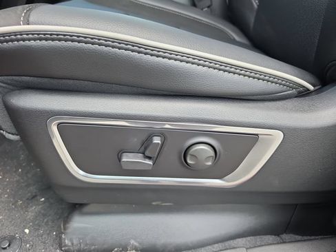New 2026 RAM 1500 Laramie AWD/4WD image 13