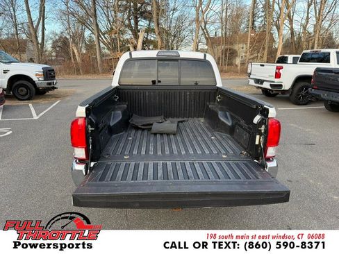 Used 2017 Toyota Tacoma SR5 image 10