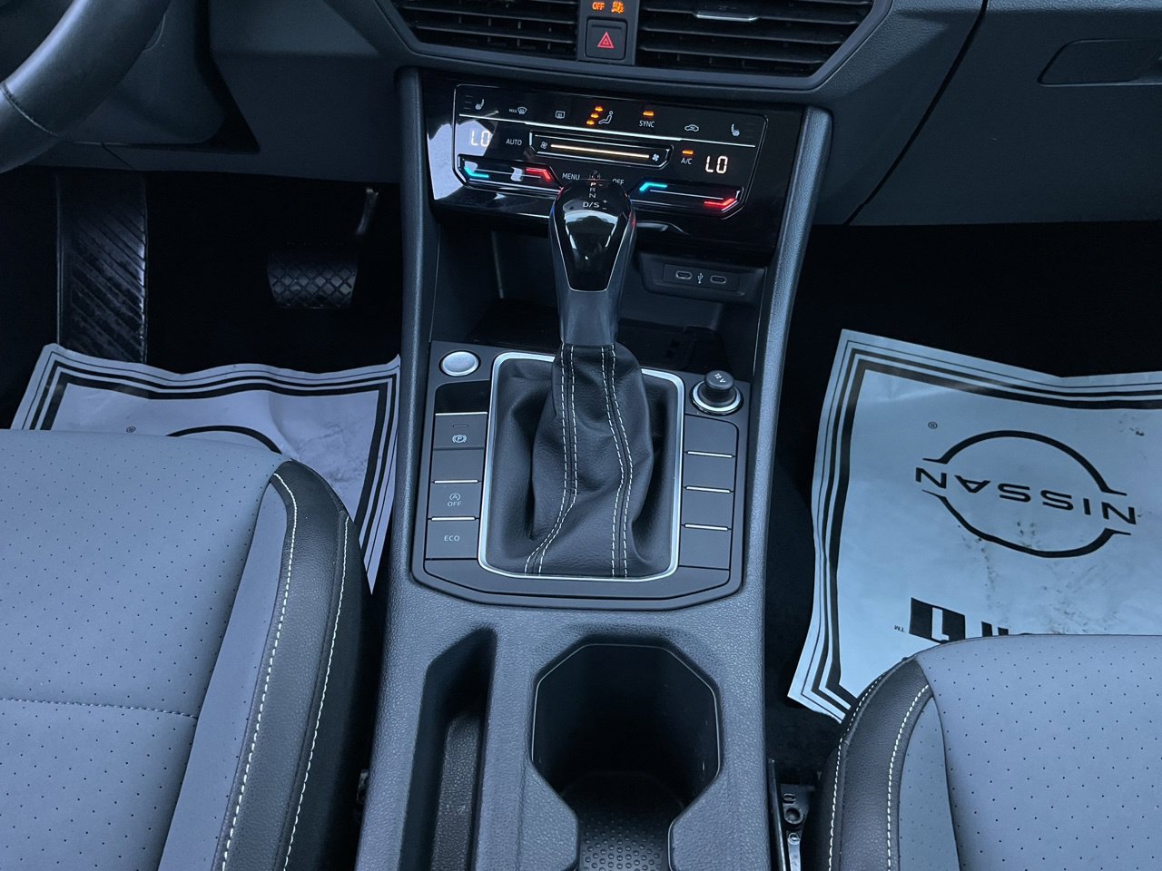 Used 2025 Volkswagen Jetta SE FWD image 14