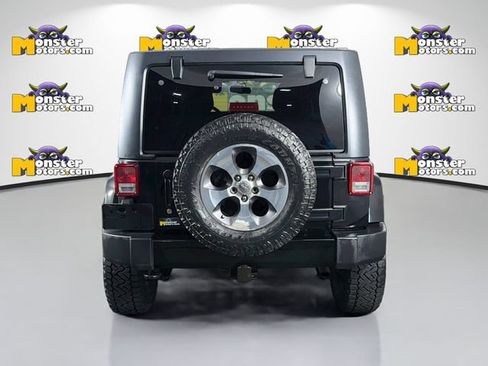 Used 2016 Jeep Wrangler Unlimited Sahara w/ Connectivity Group AWD/4WD image 6