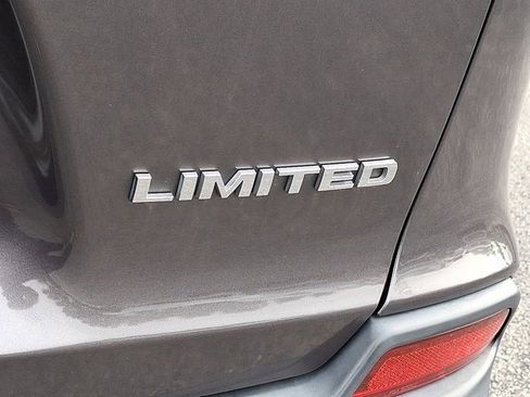 Certified 2019 Jeep Cherokee Limited w/ Luxury Group image 33