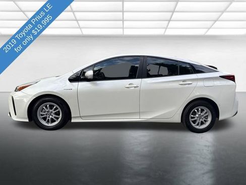 Used 2019 Toyota Prius LE FWD image 2