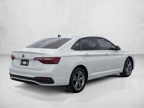 Used 2023 Volkswagen Jetta SE w/ Panoramic Sunroof Package FWD image 5