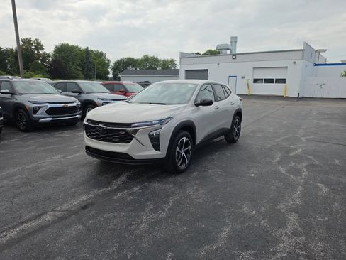 New 2026 Chevrolet Trax RS w/ Driver Confidence Package FWD image 3