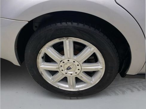Used 2005 Ford Five Hundred Limited FWD image 18