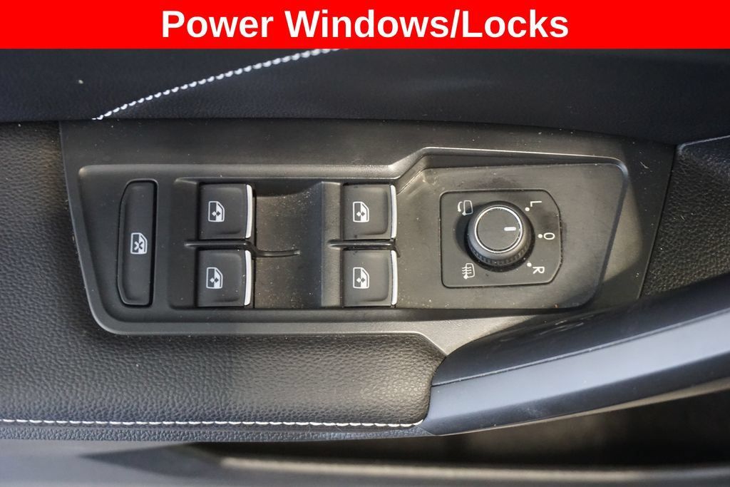Used 2022 Volkswagen Tiguan SEL R-Line AWD/4WD image 5
