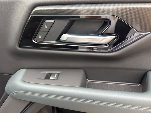 Used 2025 GMC Yukon XL AT4 w/ AT4 Premium Plus Package image 52