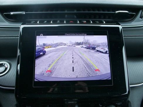 Used 2025 Jeep Grand Cherokee Laredo w/ Luxury Tech Group I image 22