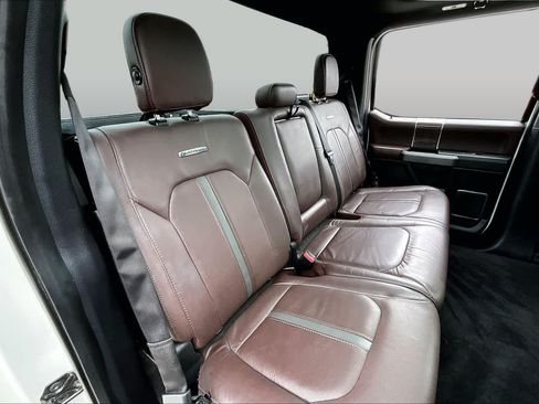 Used 2015 Ford F150 Platinum w/ Equipment Group 701A Luxury RWD image 20