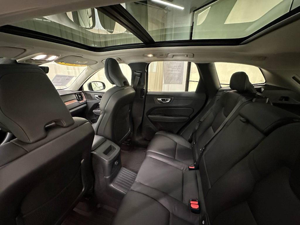 Used 2024 Volvo XC60 T8 Plus w/ Protection Package Premier AWD/4WD image 16