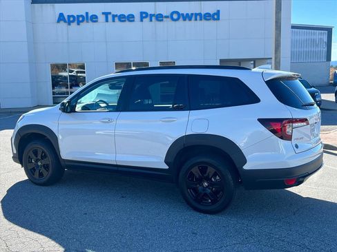 Certified 2022 Honda Pilot TrailSport image 5